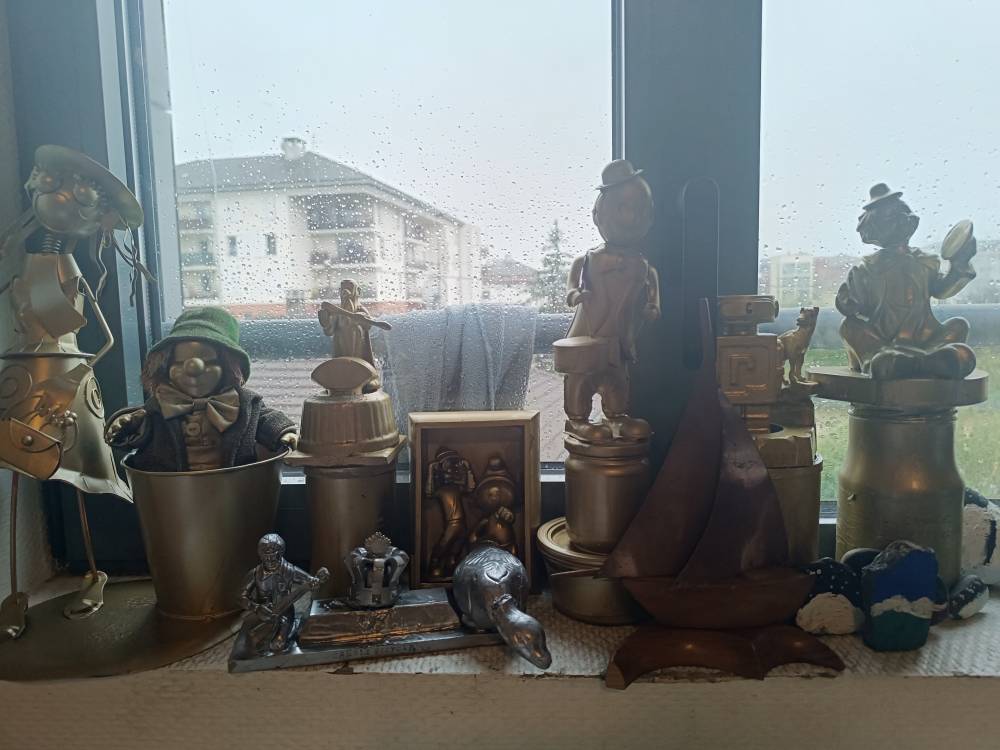 statuette